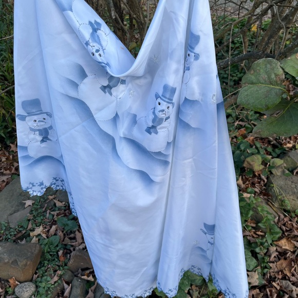 Snowman tablecloth - Picture 2 of 4